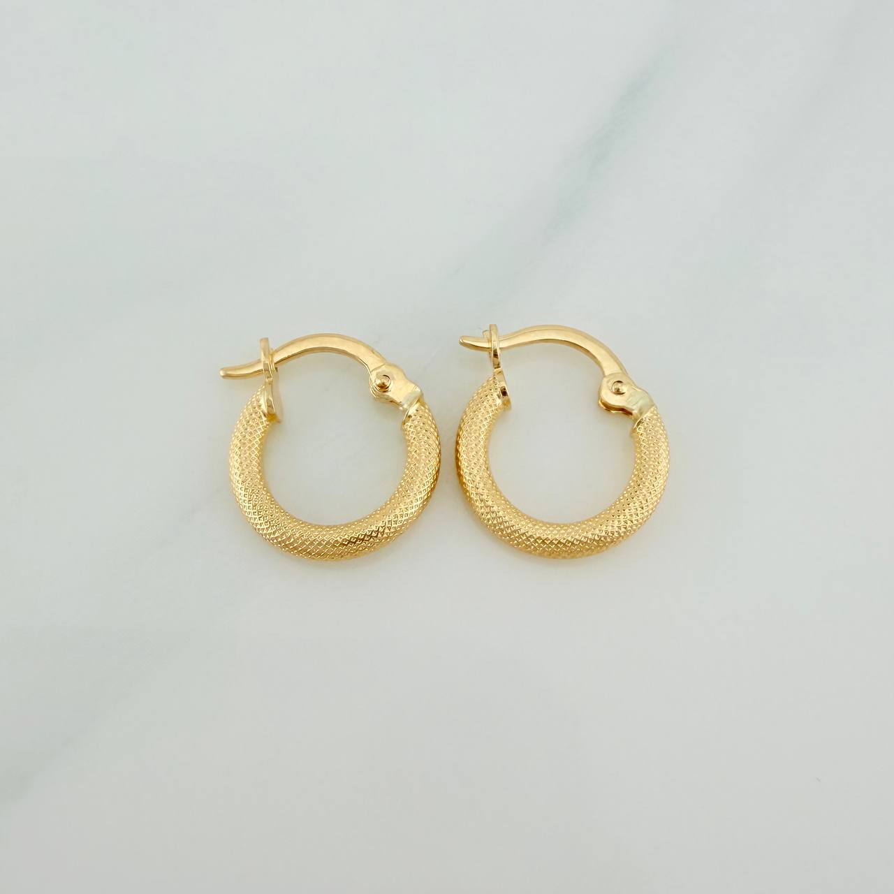Candongas Tefi 0.95gr / 1.5cm / Oro Amarillo 18K %