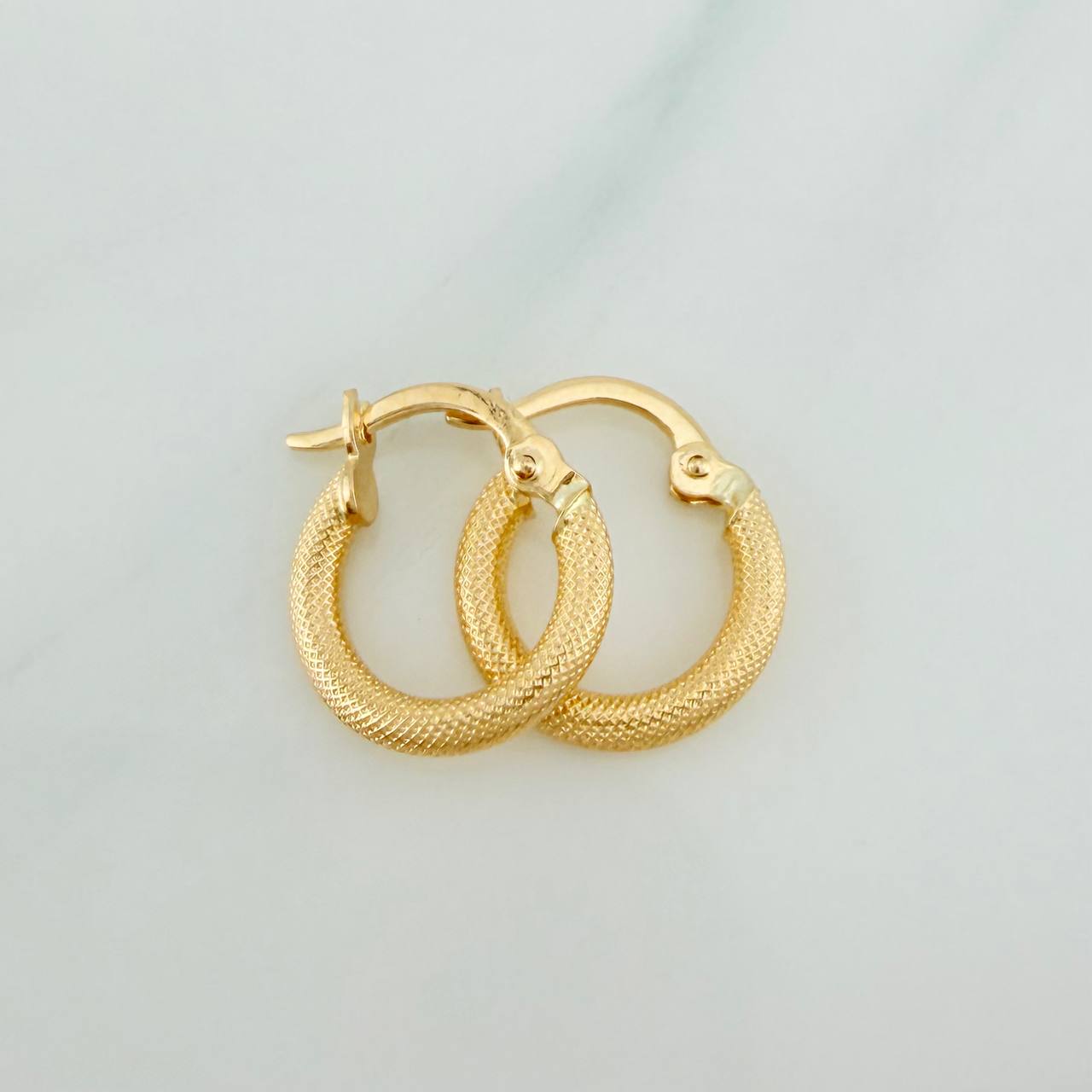 Candongas Tefi 0.95gr / 1.5cm / Oro Amarillo 18K %