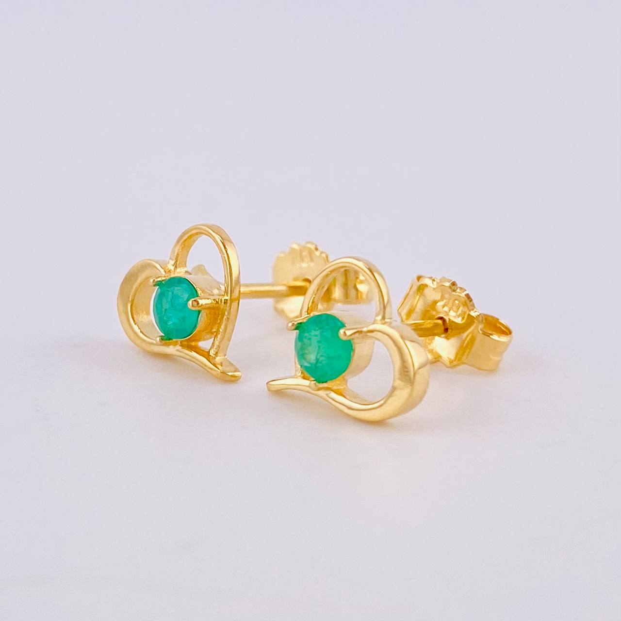 Topos Corazón Silueta Esmeraldas 24pts 1.3gr / 8mm Oro Amarillo 18K