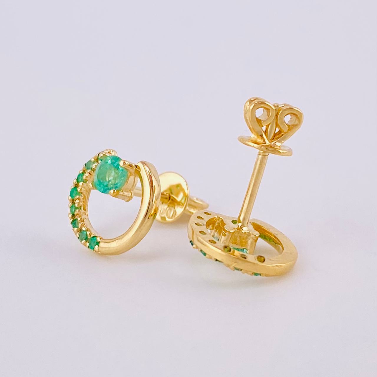 Topos Circulo Gota Parcial Esmeraldas 49pts 2gr / 1cm / Oro Amarillo 18K ©