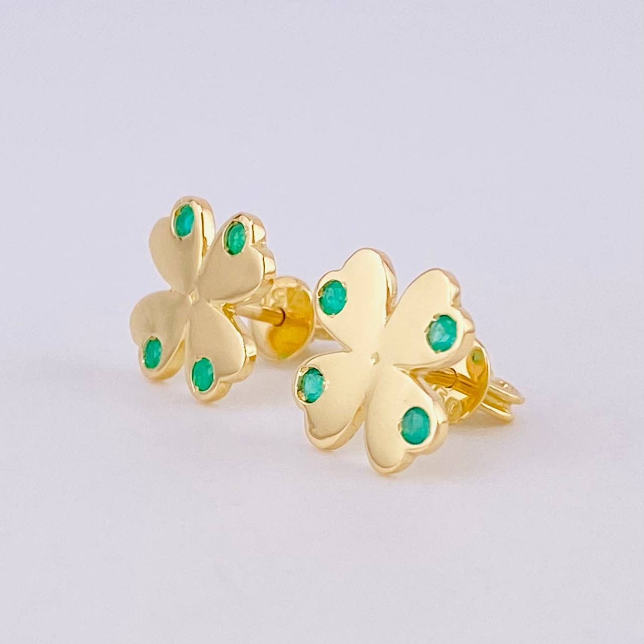 Topos Trebol 4 Hojas Esmeraldas 14pts 2.3gr / 1cm / Oro Amarillo 18K ©