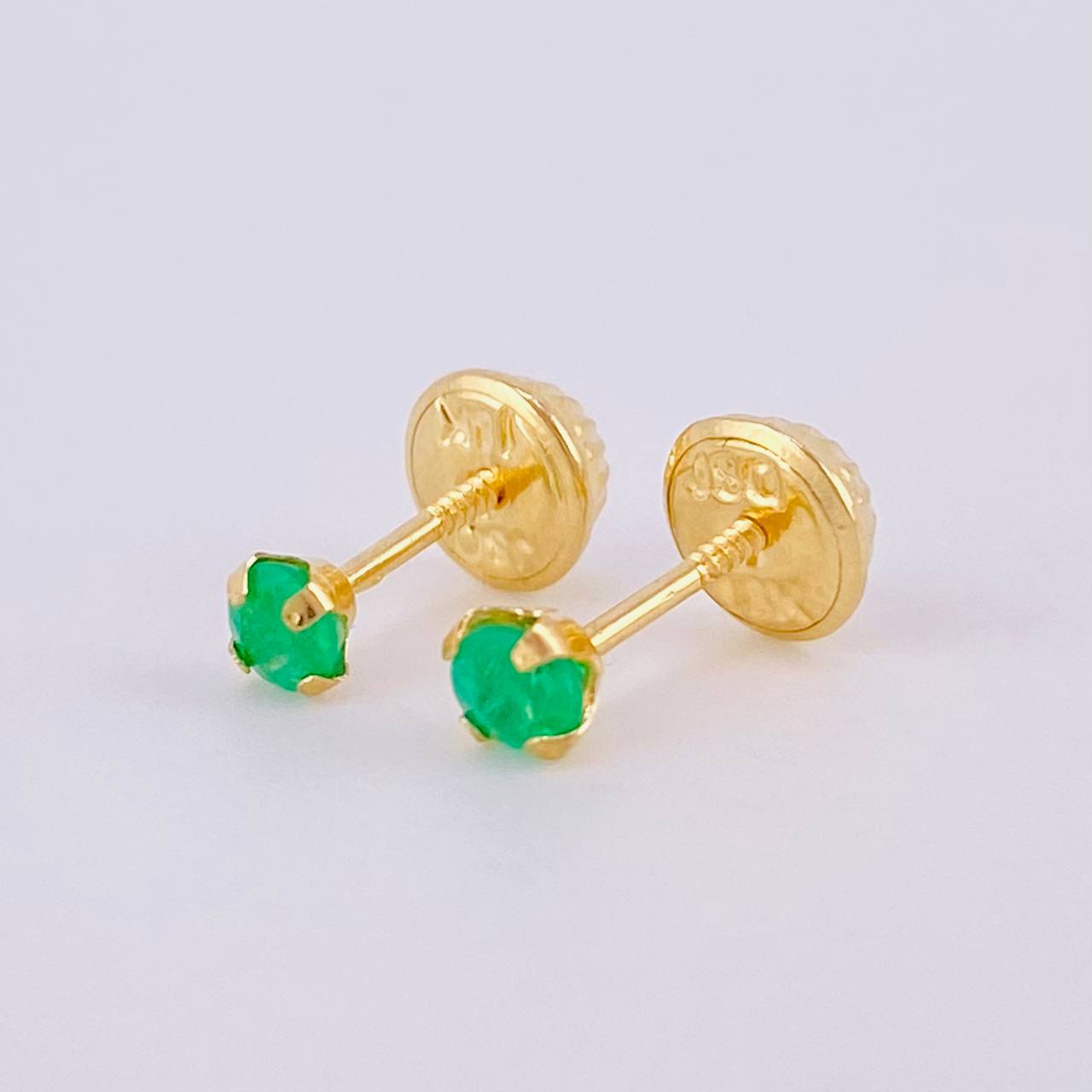 Topos Cuatro Garras Esmeralda 22Pts 0.4 g / 1,1 cm Oro Amarillo 18K