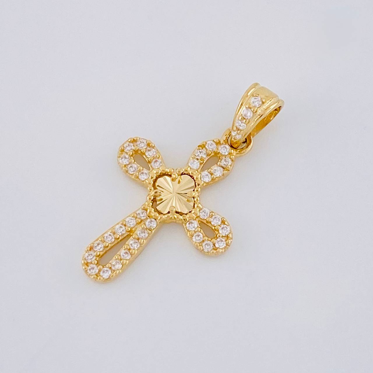 Dije Cruz Trebol 1.3g / 2.5cm Oro Amarillo 18K