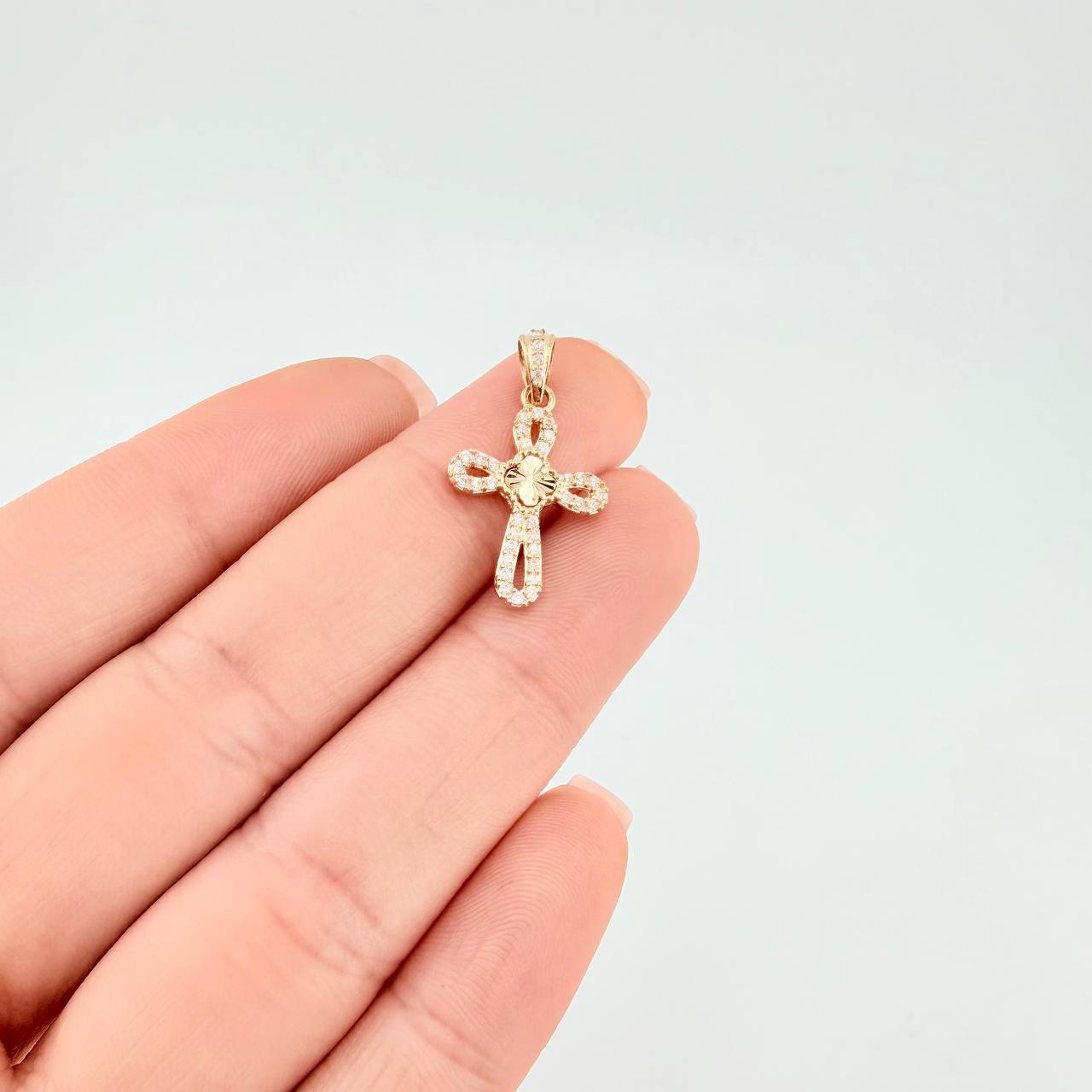 Dije Cruz Trebol 1.3g / 2.5cm Oro Amarillo 18K