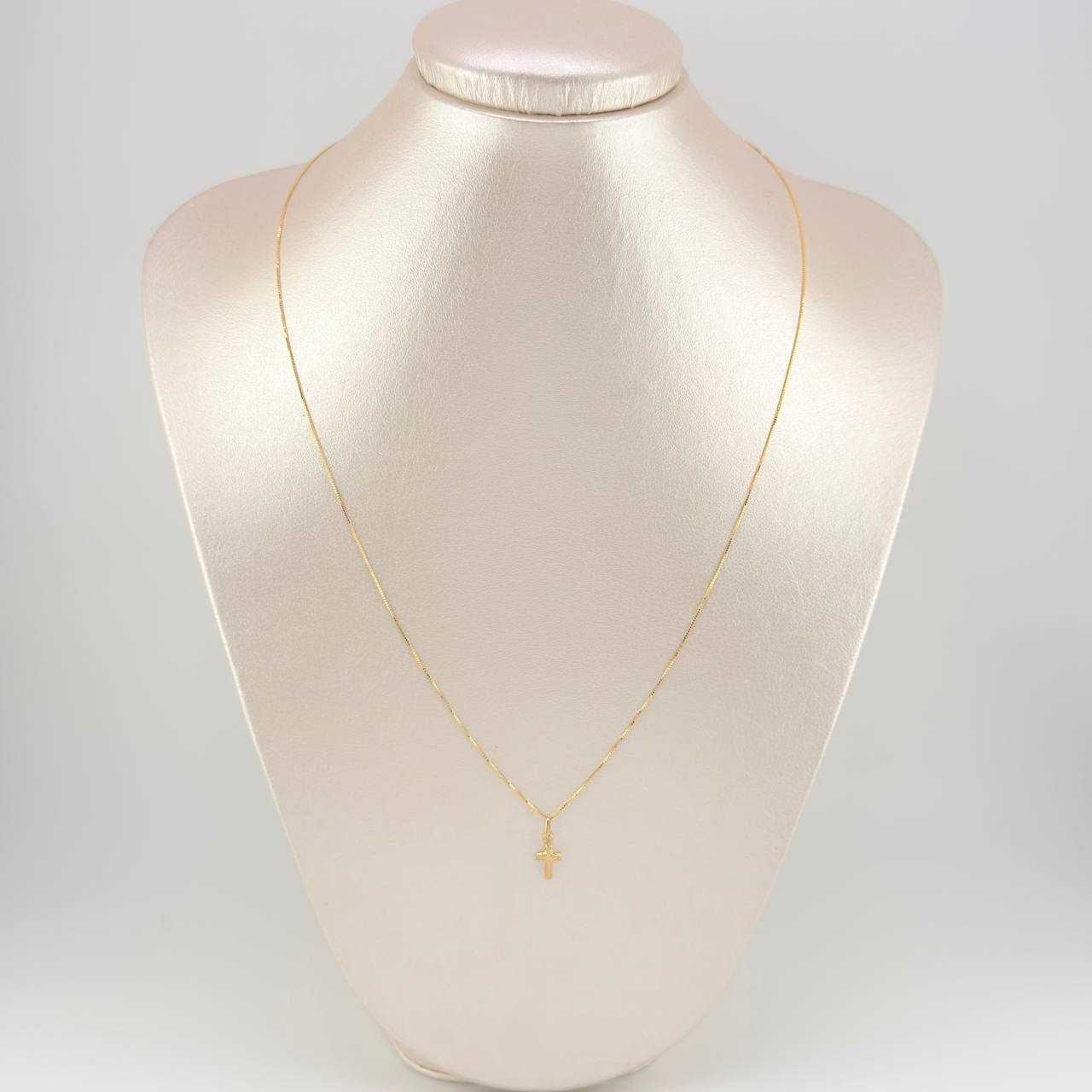 Set Cadena Veneciana + Dije Cruz Lisa / 1.05 g / 45.1 cm Oro Amarillo 18K