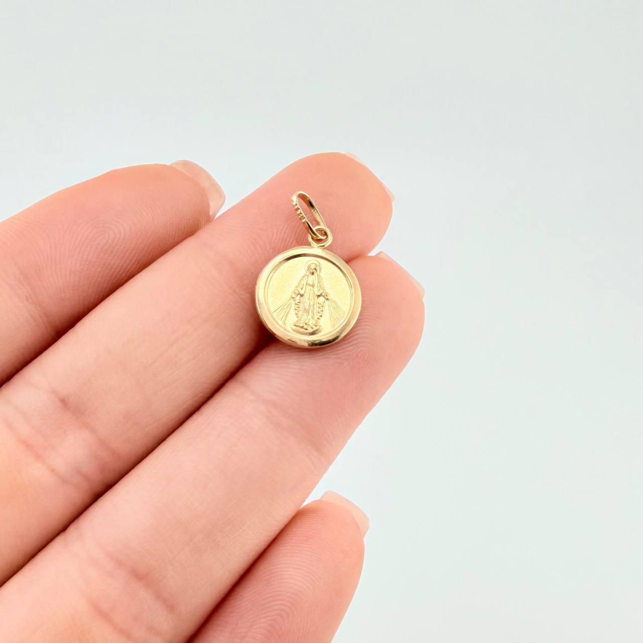 Dije Virgen De La Milagrosa 0.55 g / 1.8 cm Oro Amarillo 18K