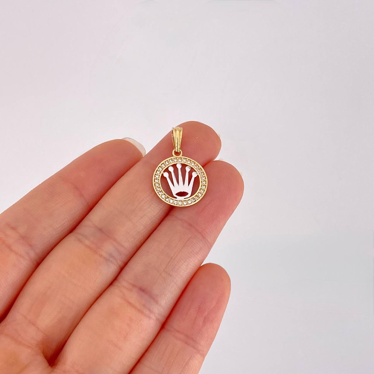 Dije Circulo Corona 1.5g / 2.2cm Dos Oros Amarillo Blanco 18K