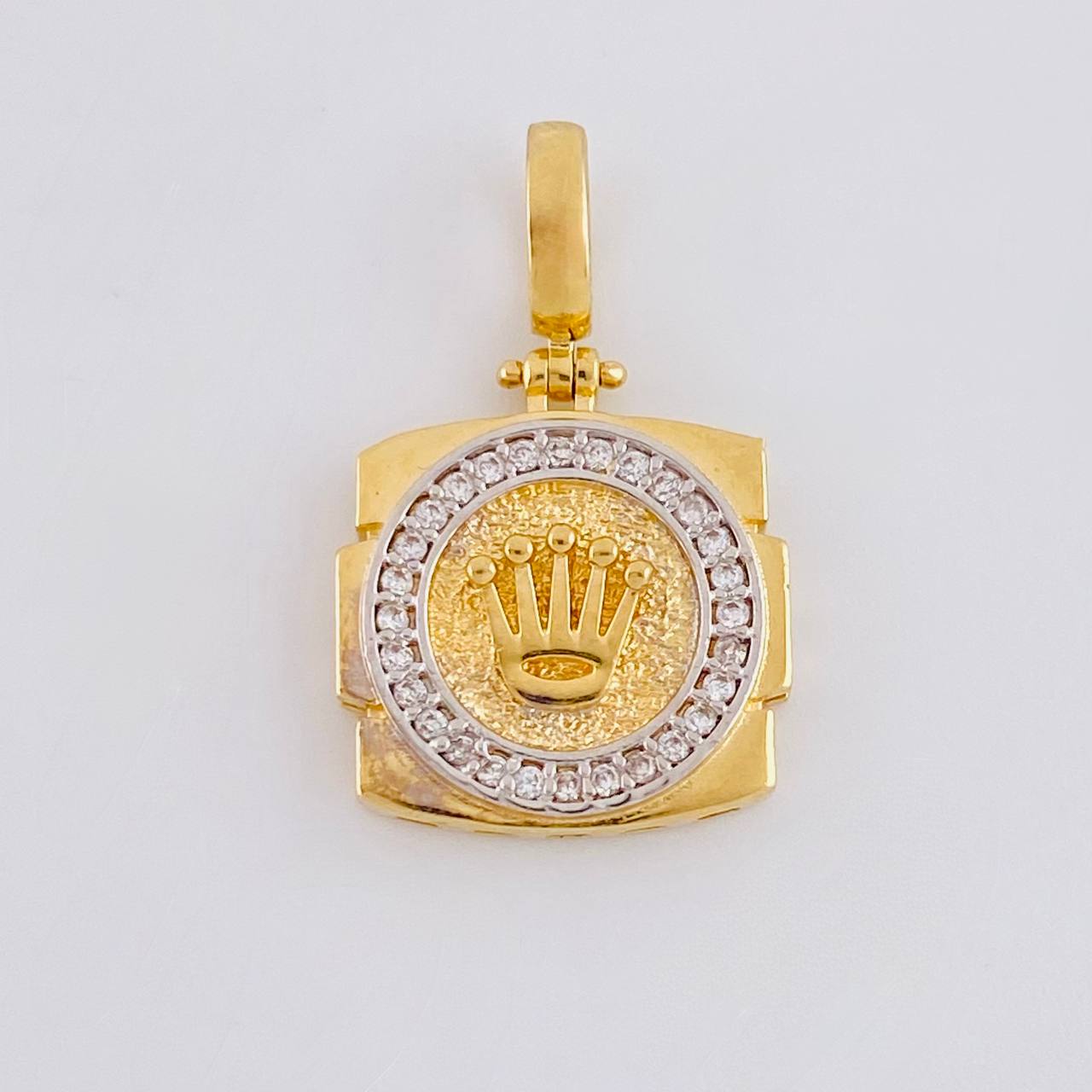 Dije Corona 2.8g / 2.3cm Dos Oros Amarillo Blanco 18K