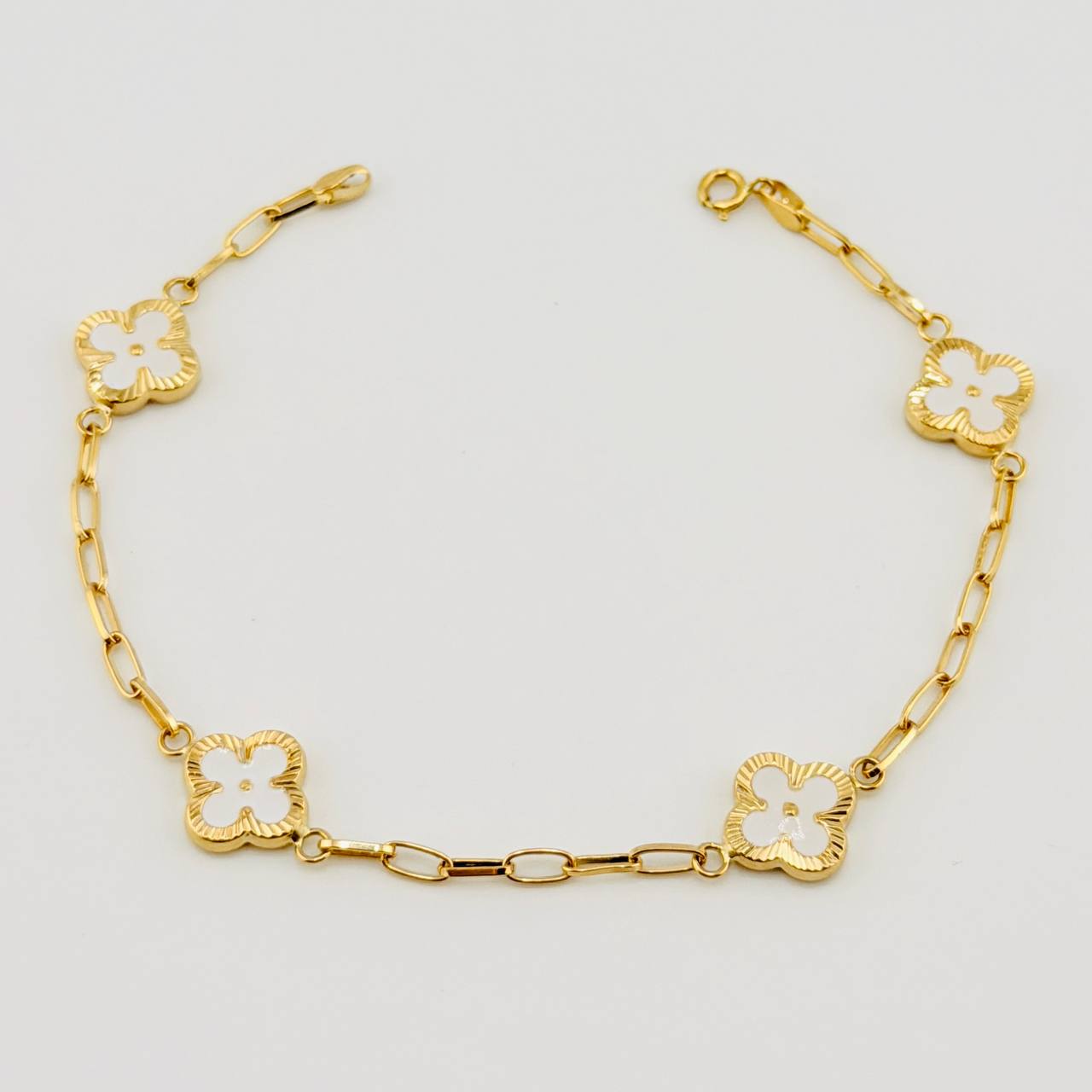 Pulso Cajon Trebol Blanco 3.95gr / 18cm / 10mm Oro Amarillo 18K