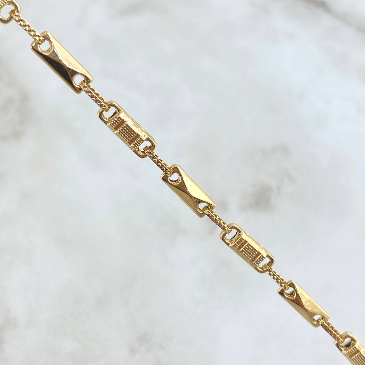 Tobillera Rustica Adige Intercalado 4.6gr / 25cm / 3.5mm Texturizada Oro Amarillo 18K