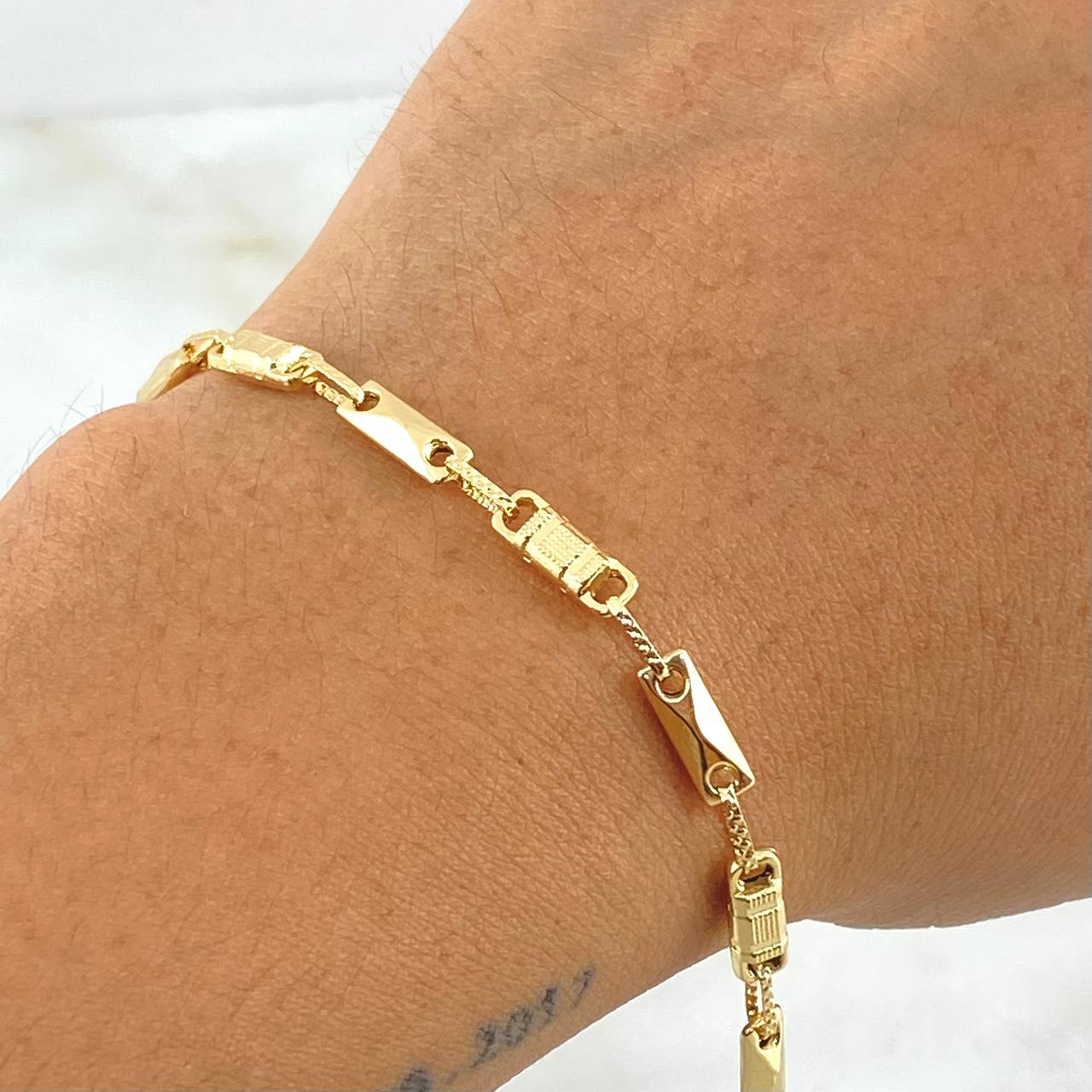 Tobillera Rustica Adige Intercalado 4.6gr / 25cm / 3.5mm Texturizada Oro Amarillo 18K