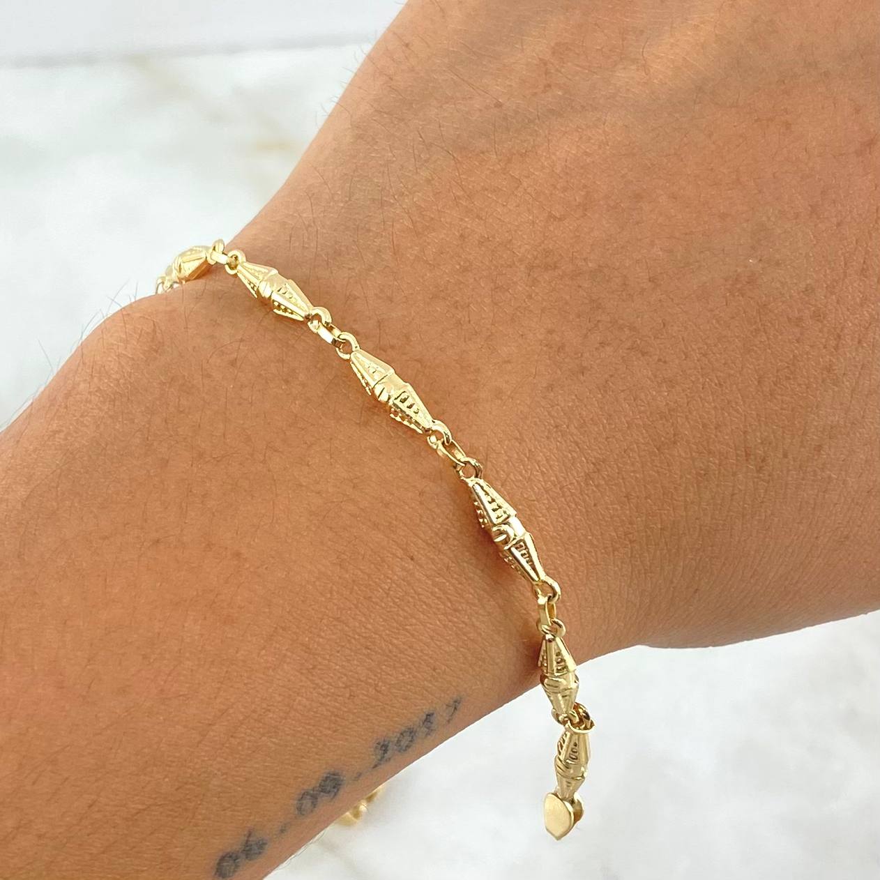 Pulso Rustico Dubai 2.85gr / 19cm / 3.5mm Texturizado Oro Amarillo 18K