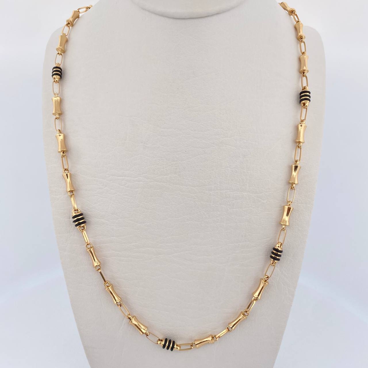 Cadena Rustica Barril 8.75gr / 61.5cm / 3.2mm Cauchos Negros Oro Amarillo 18K &