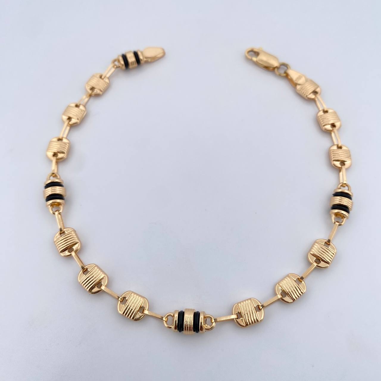 Pulso Rustico Barril Canotillo 5.25gr / 21.3cm / 5.6mm Cauchos Negros Oro Amarillo 18K &
