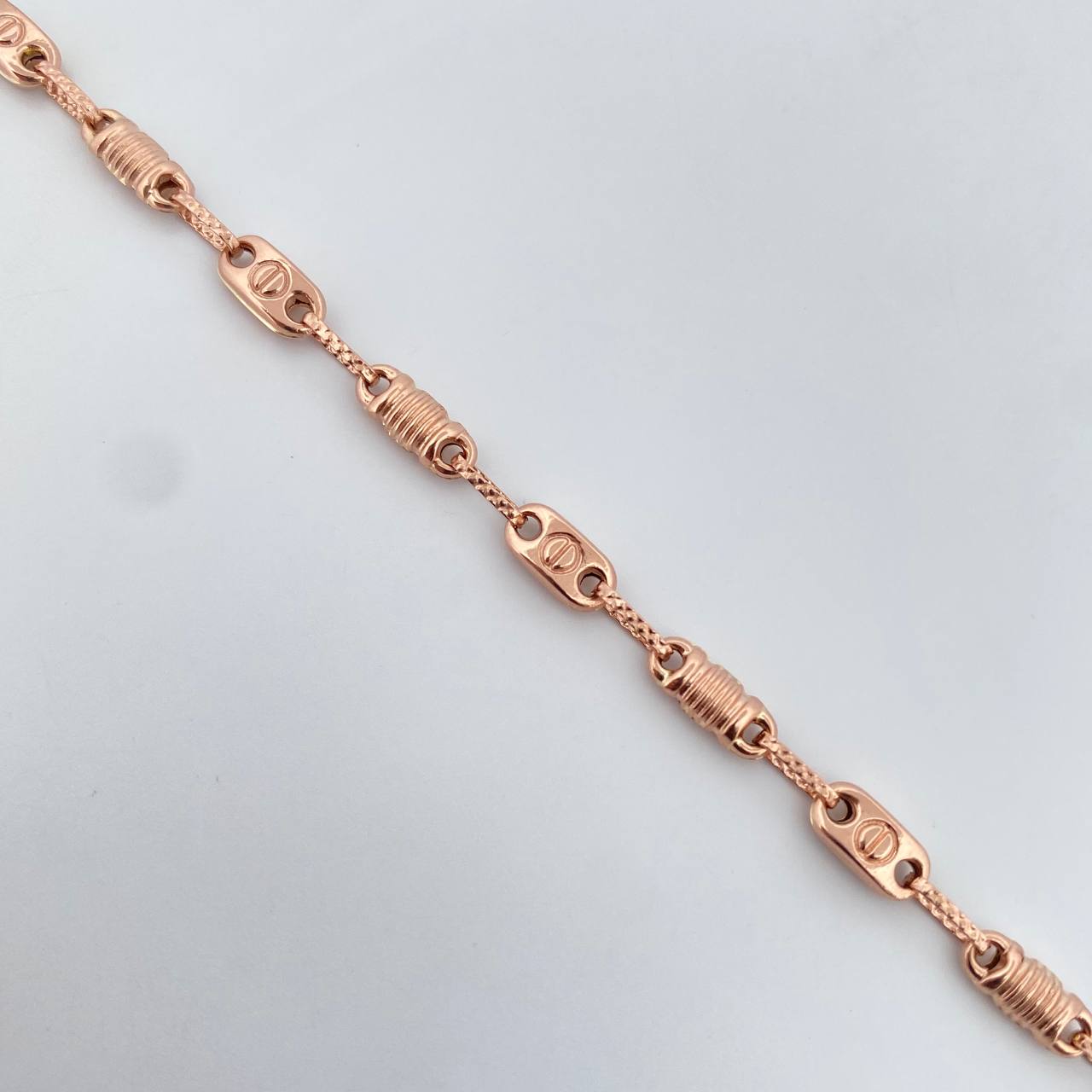 Pulso Rustico Tornillo 3.8gr / 21.6cm / 3.6mm Oro Rosa 18K $