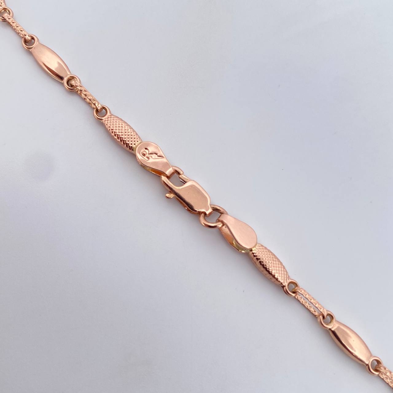 Cadena Rustica Capullo 8.1gr / 61.3cm / 3.1mm Punteada Oro Rosa 18K $