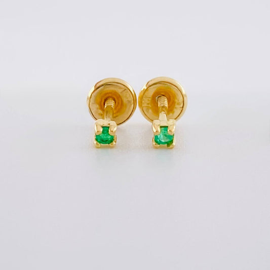 Topos Cuatro Garras Esmeraldas 4Pts 0.6 g / 2.2 mm Oro Amarillo 18K