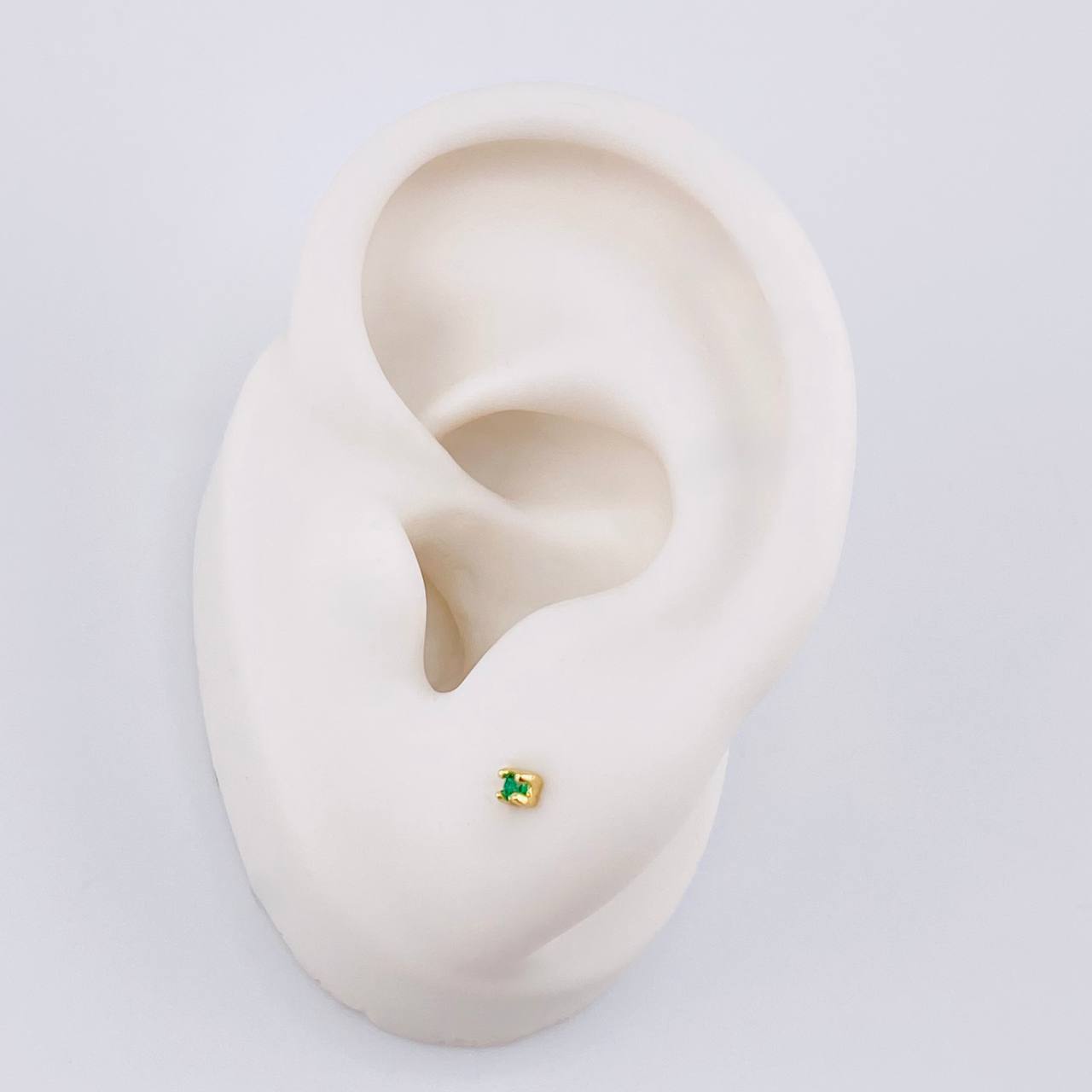 Topos Cuatro Garras Esmeraldas 4Pts 0.6 g / 2.2 mm Oro Amarillo 18K