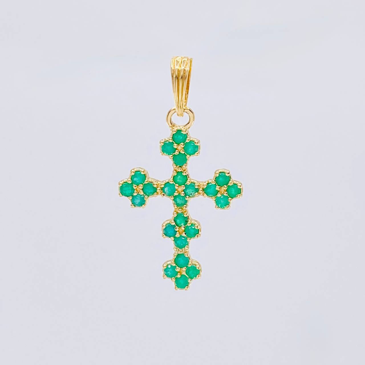 Dije Cruz Trebol Esmeraldas 50Pts 1.6 g / 4 cm Oro Amarillo 18K