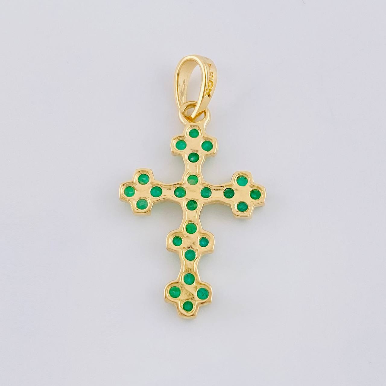 Dije Cruz Trebol Esmeraldas 50Pts 1.6 g / 4 cm Oro Amarillo 18K