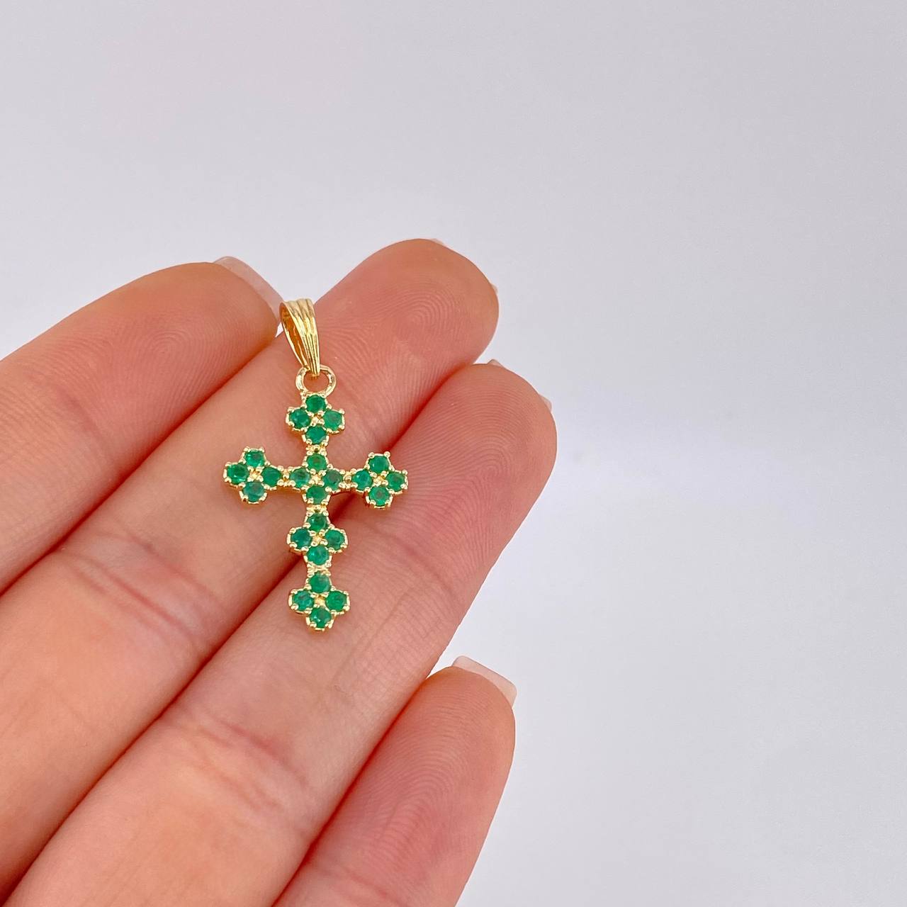 Dije Cruz Trebol Esmeraldas 50Pts 1.6 g / 4 cm Oro Amarillo 18K