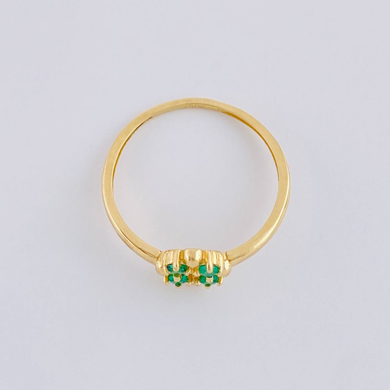 Anillo Flor De Mayo Esmeraldas 1Pts 1.45 g / T7 1/2 Oro Amarillo 18K