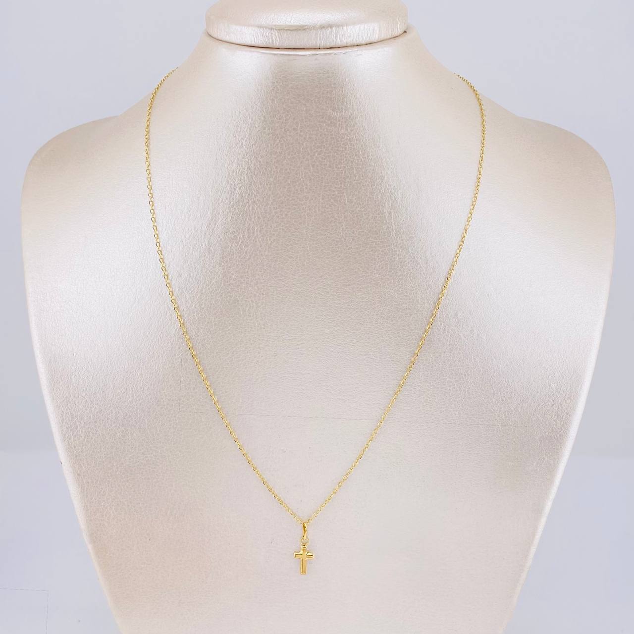 Set Cadena Aro Seguido + Dije Cruz / 0.8g / 45cm Oro Amarillo 18K