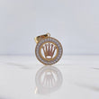 Dije Medalla Corona RX 5gr / 3.3cm / Circones Blancos Tres Oros 18K $
