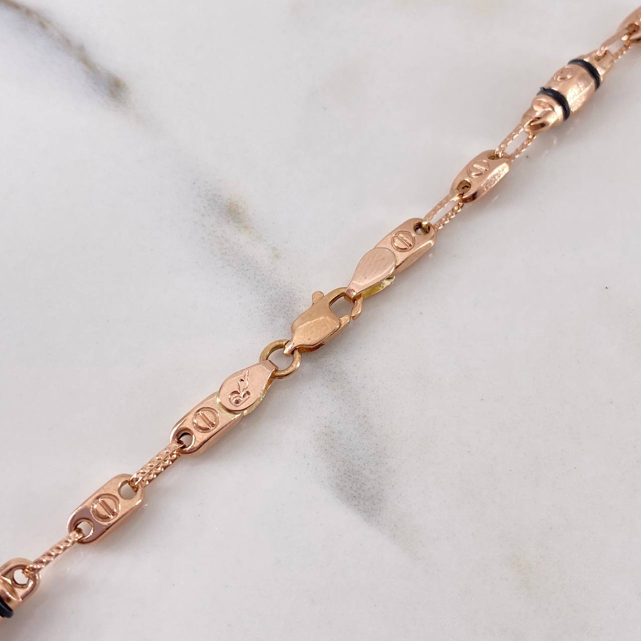 Cadena Rustica Tornillo 11.5gr / 60cm / 3.7mm Cauchos Negros Oro Rosa 18K $