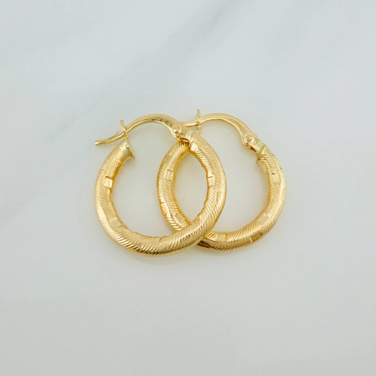 Candongas Sandra 1.7gr / 2cm / Oro Amarillo 18K %