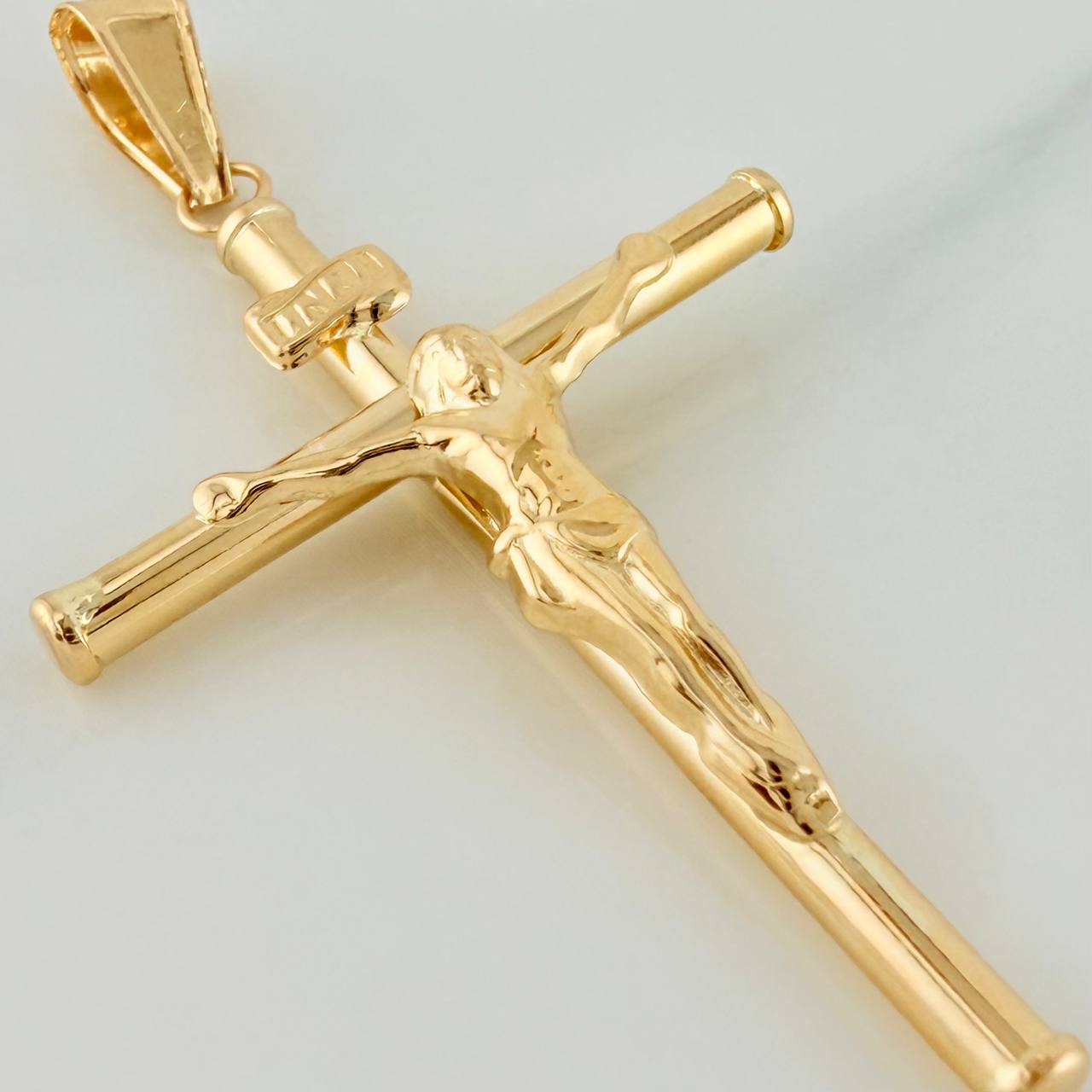Dije Cruz Cristo 2.8gr / 5.3cm / Oro Amarillo 18K %