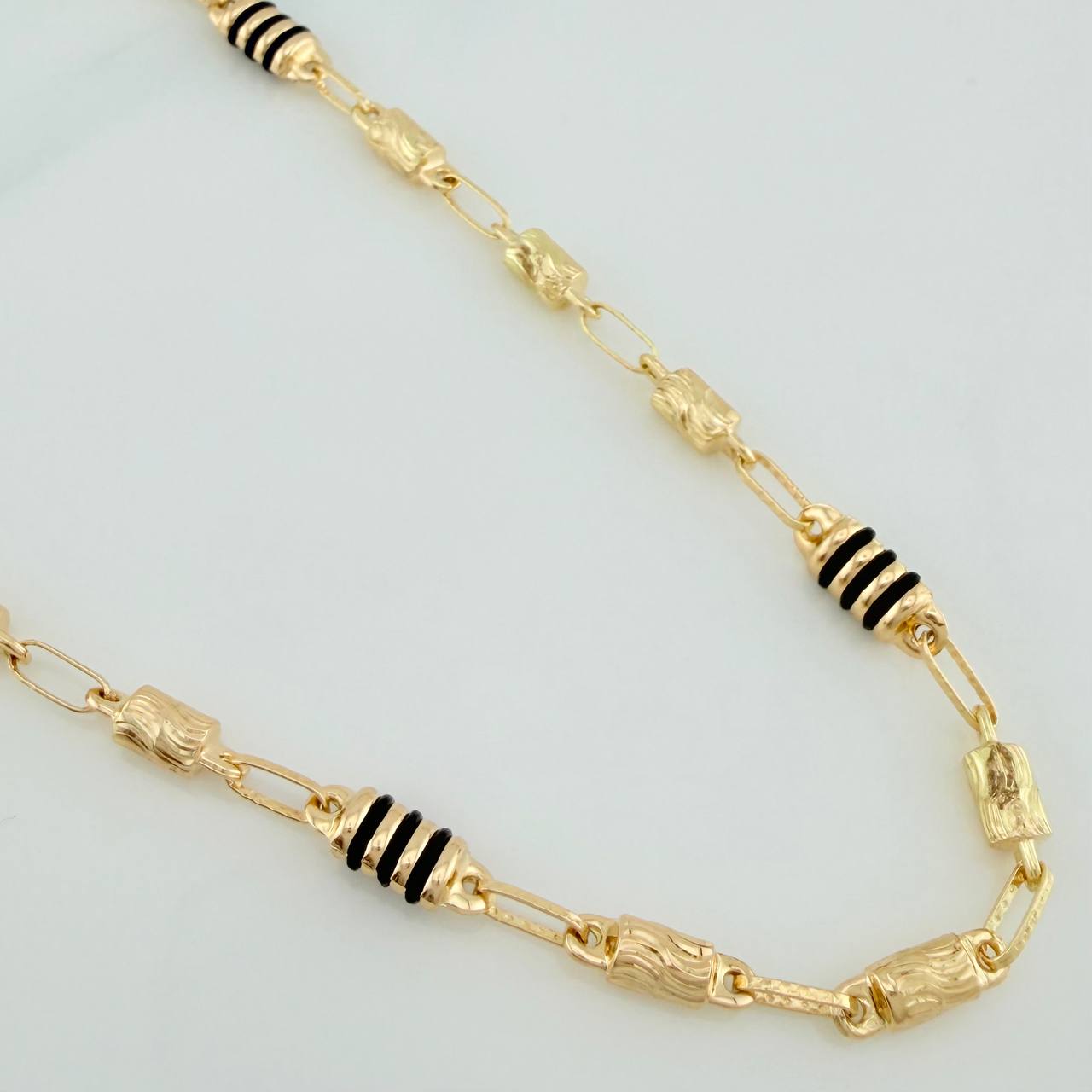 Cadena Rustica Cilindro 13.9gr / 62.2cm / 4.4mm Oro Amarillo 18K %