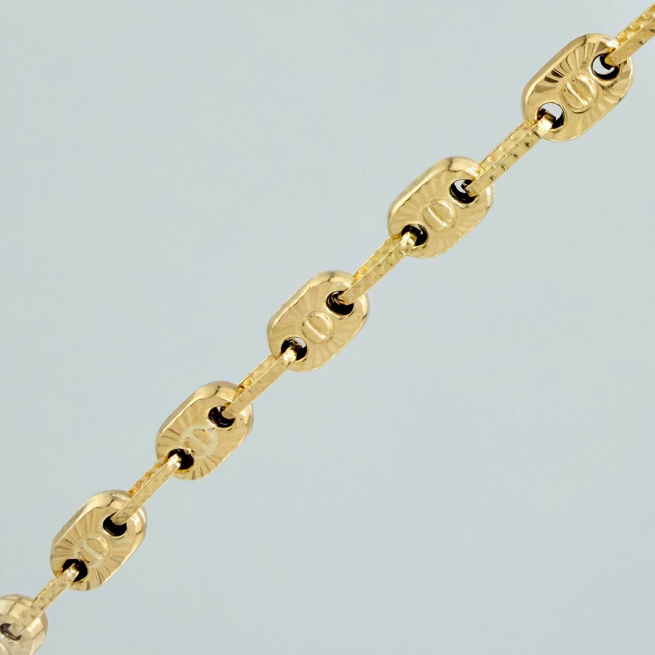 Cadena Rustica Tornillo 14.75gr / 61.7cm / 4.3mm Oro Amarillo 18K %