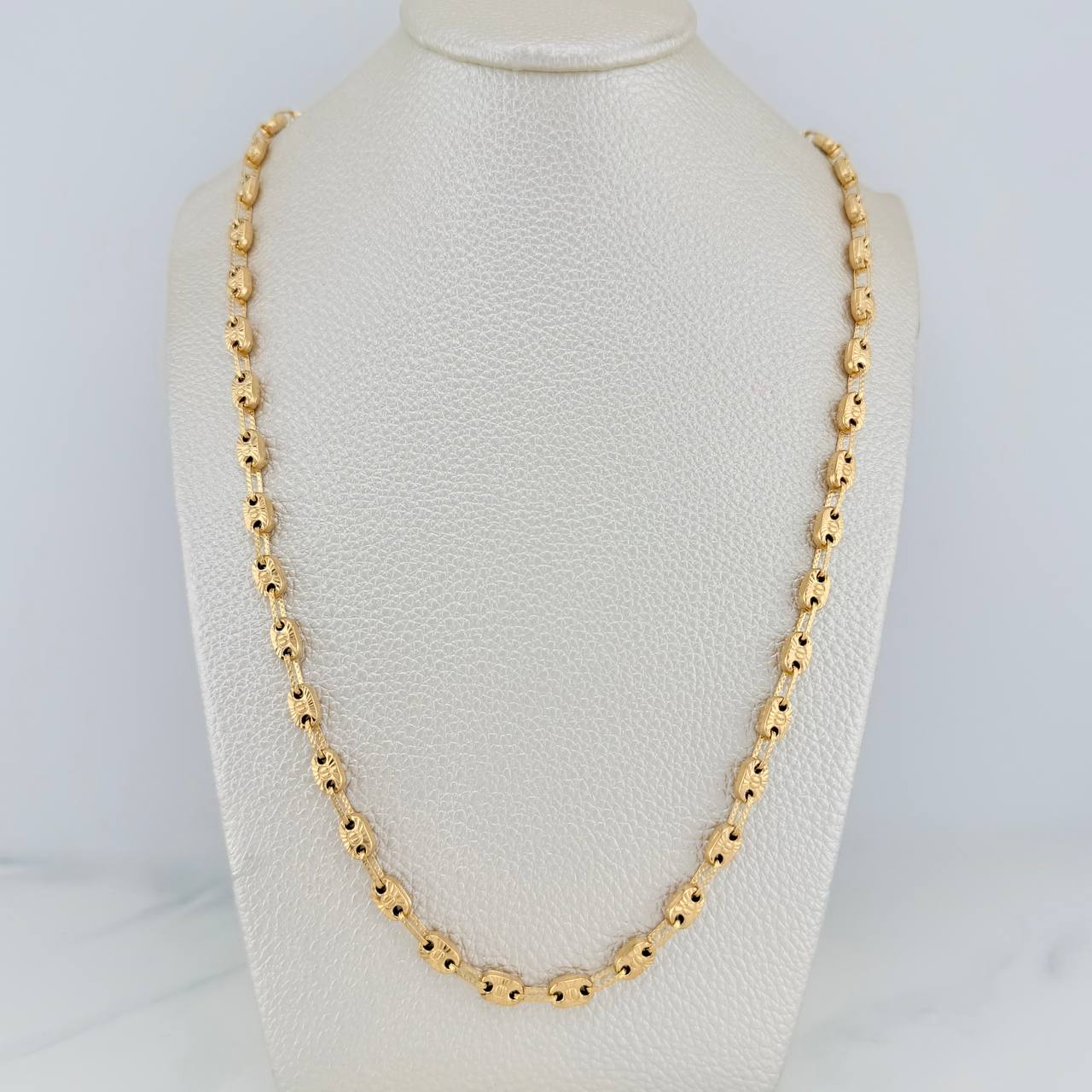 Cadena Rustica Tornillo 14.75gr / 61.7cm / 4.3mm Oro Amarillo 18K %
