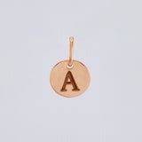 Dije Placa Letra A 0.9gr / 1.5cm / Oro Rosa 18K