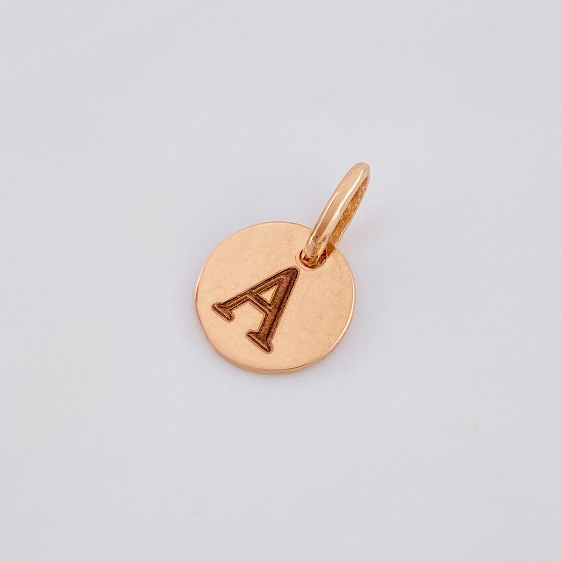 Dije Placa Letra A 0.9gr / 1.5cm / Oro Rosa 18K