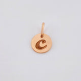 Dije Placa Letra C 0.85gr / 1.5cm / Oro Rosa 18K