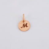 Dije Placa Letra M 0.9gr / 1.5cm / Oro Rosa 18K