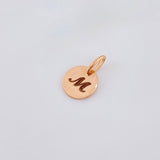 Dije Placa Letra M 0.9gr / 1.5cm / Oro Rosa 18K