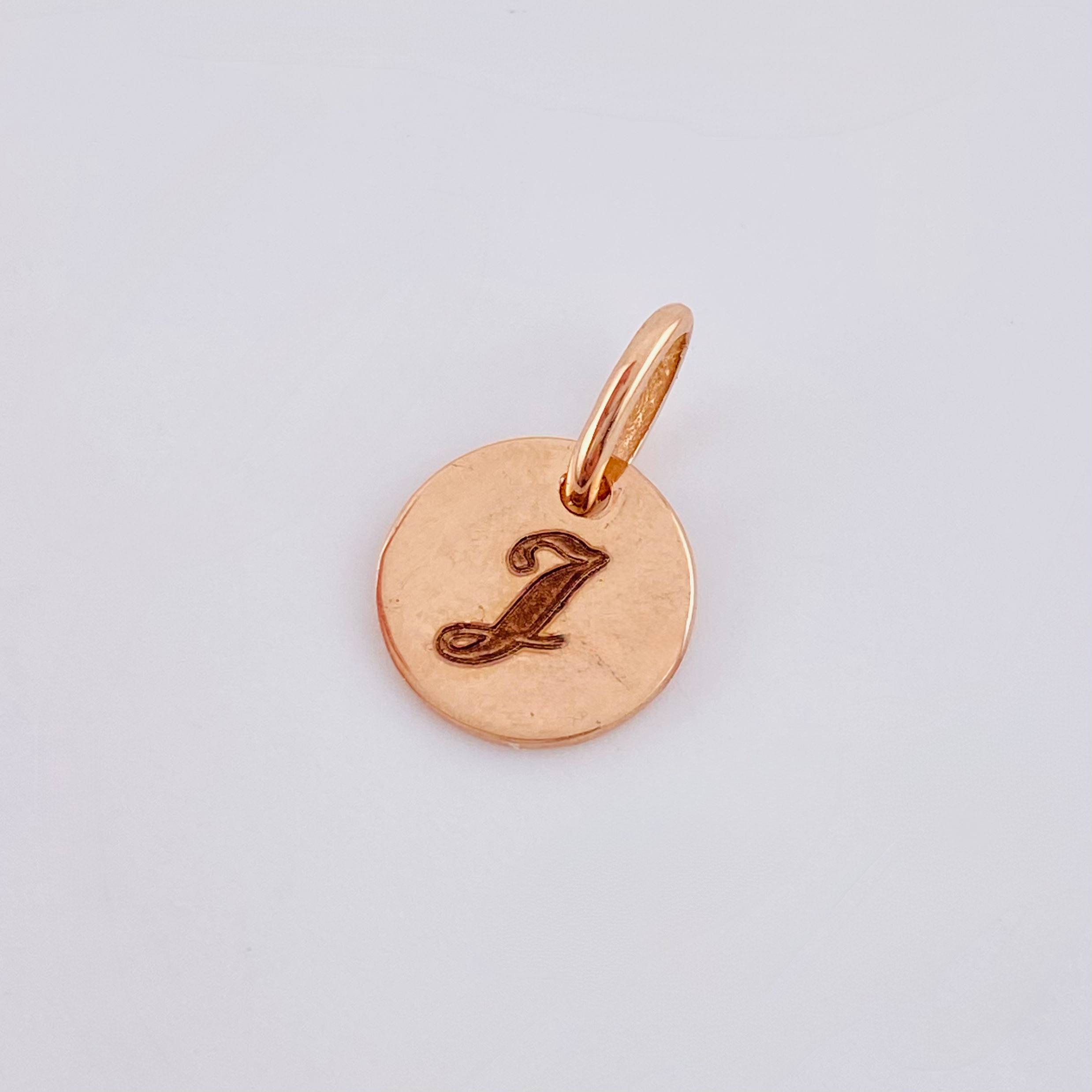 Dije Placa Letra J 0.9gr / 1.5cm / Oro Rosa 18K *