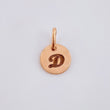 Dije Placa Letra D 0.9gr / 1.5cm / Oro Rosa 18K
