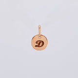 Dije Placa Letra D 0.9gr / 1.5cm / Oro Rosa 18K *
