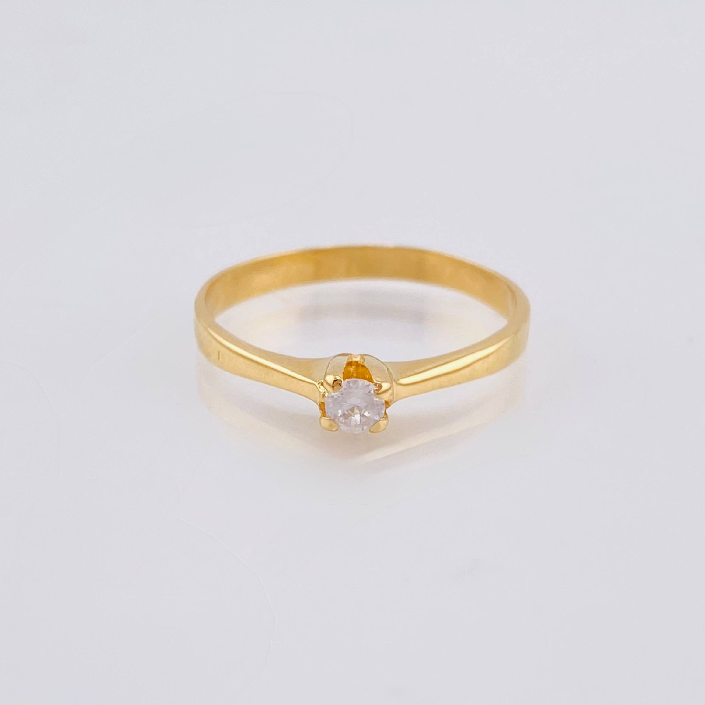 Anillo Solitario 1.8gr / T6 3/4 / Oro Amarillo 18K