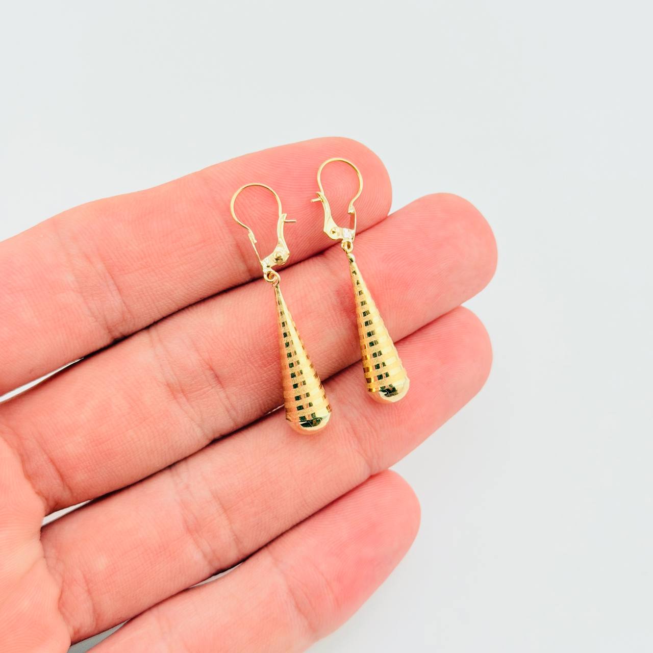 Candongas Lagrima 1.15gr / 4cm / Oro Amarillo 18K ©