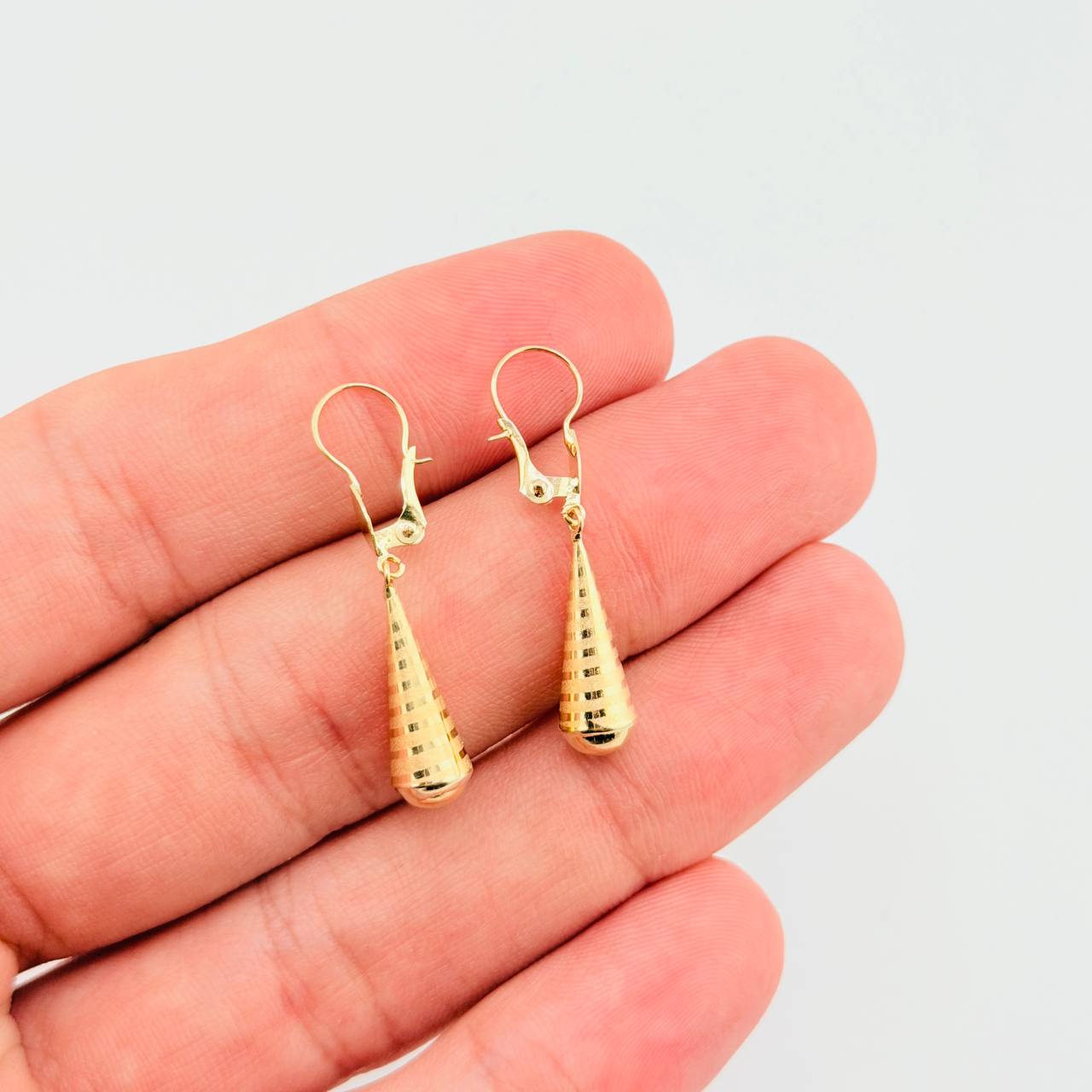 Candongas Lagrima 0.85gr / 3.1cm / Oro Amarillo 18K *