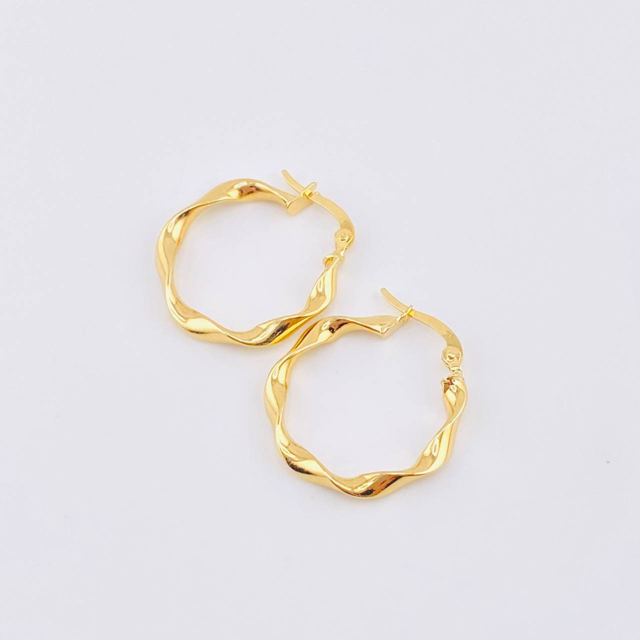 Candongas Amber 1.6gr / 2.3cm / Oro Amarillo 18K ©