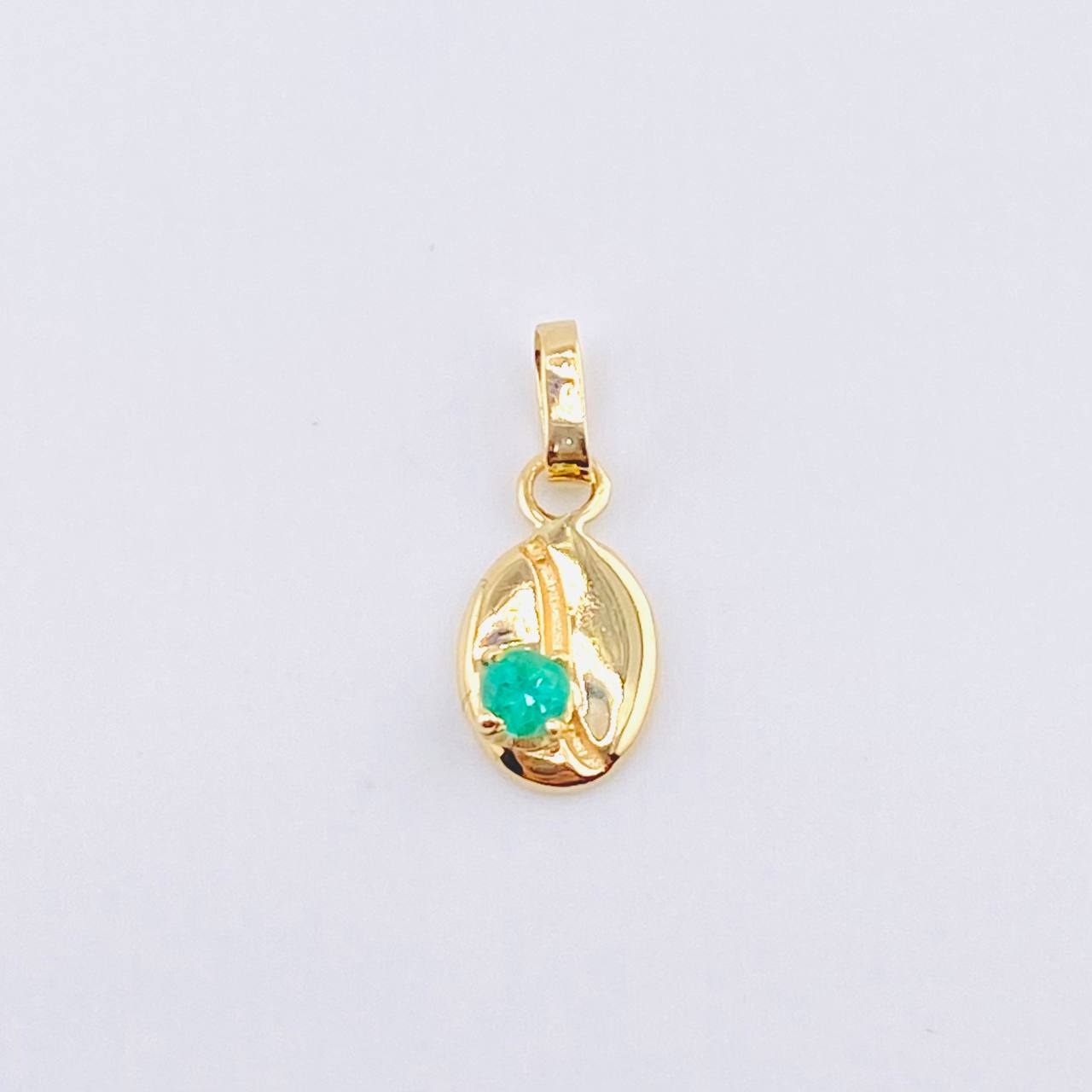 Dije Grano Café Esmeralda 11 pts 0.8gr / 1.6cm / Oro Amarillo 18K ©