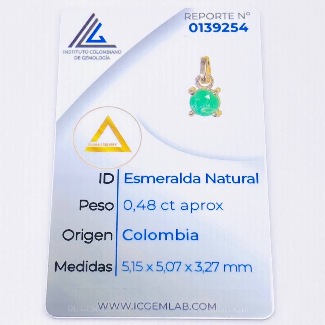 Dije Circulo Esmeralda 48pts 0.55gr / 1cm / Oro Amarillo 18K ©