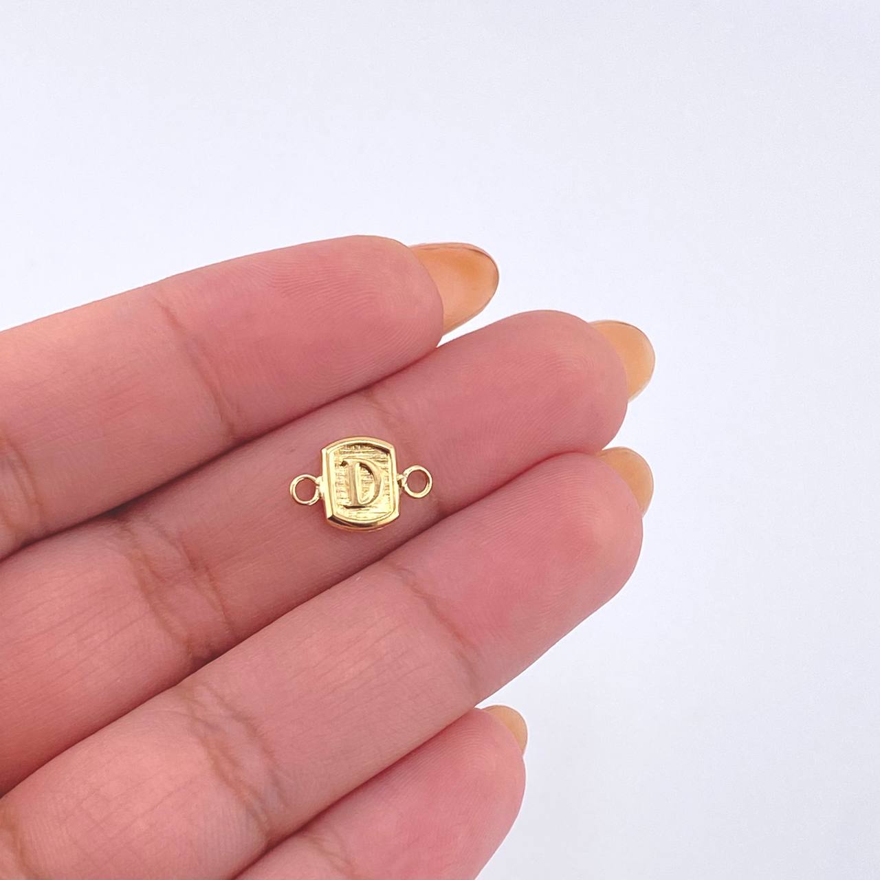 Herraje Letra D 0.3gr / 1.2cm / Oro Amarillo 18K