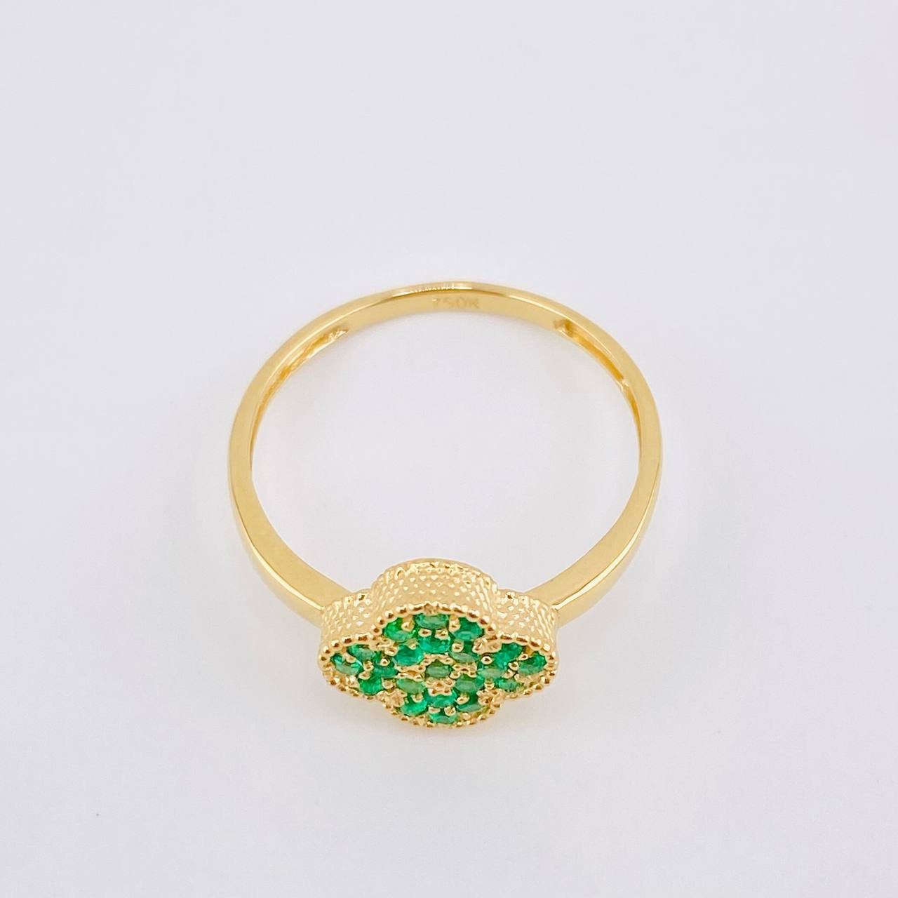 Anillo Trebol Tupido Esmeraldas 33pts 2.9gr / T8 / Oro Amarillo 18K ©
